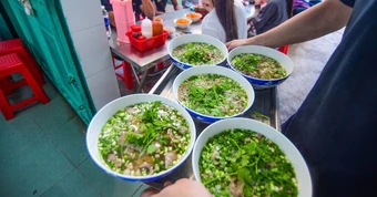 Người Việt tăng chi hơn 20.000 cho bữa sáng, ăn trưa trên 30.000 đồng