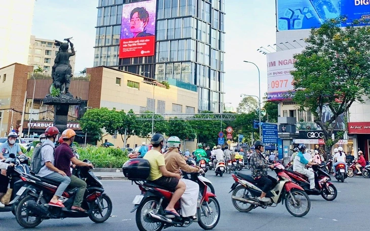 Nhiều bảng quảng cáo tại TP.HCM 'đột ngột' bị tê liệt khai thác kinh doanh Nhiều bảng quảng cáo tại TP.HCM 'đột ngột' bị tê liệt khai thác kinh doanh