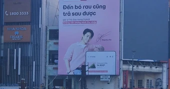 Nhiều biển quảng cáo ngoài trời ở TPHCM bất ngờ "tối đen"