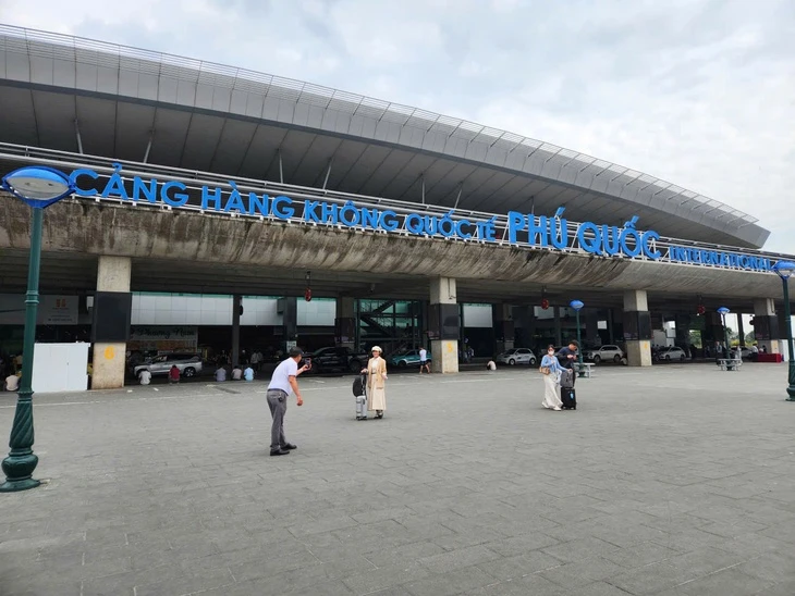 Nhiều chuyến bay đến điểm du lịch kỳ nghỉ lễ 30-4, 1-5 đã gần hết vé, giá ra sao? Nhiều chuyến bay đến điểm du lịch kỳ nghỉ lễ 30-4, 1-5 đã gần hết vé, giá ra sao?