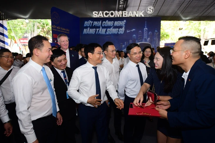 Nhiều công nghệ thanh toán không tiền mặt thu hút sự chú ý tại Ngày Tài chính số