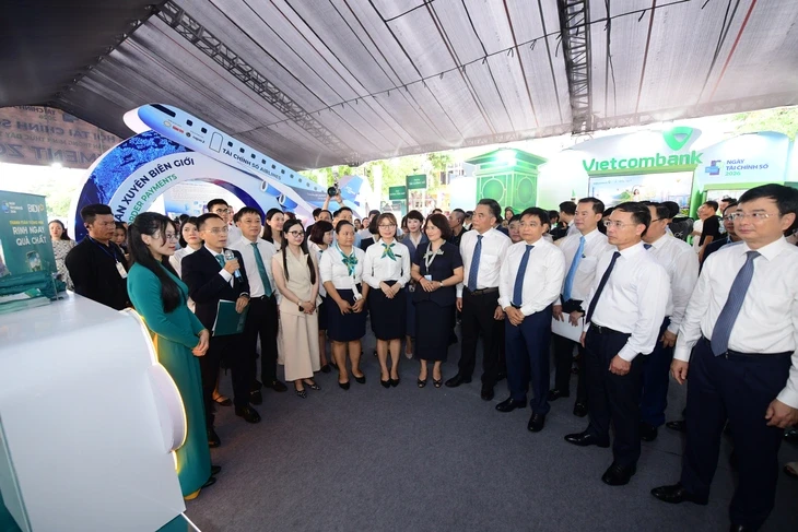 Nhiều công nghệ thanh toán không tiền mặt thu hút sự chú ý tại Ngày Tài chính số