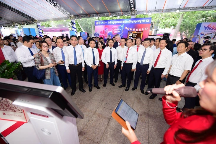 Nhiều công nghệ thanh toán không tiền mặt thu hút sự chú ý tại Ngày Tài chính số