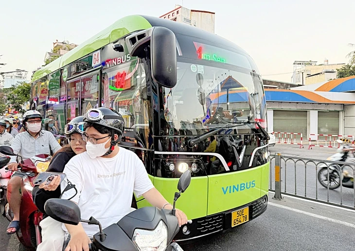 Nhiều gửi gắm cho xe buýt miễn phí Nhiều gửi gắm cho xe buýt miễn phí