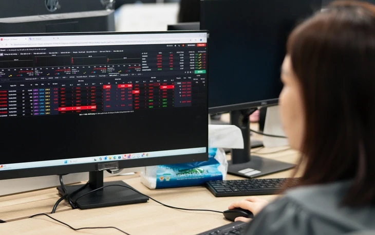Nhóm dầu khí bứt phá, VN-Index gây tiếc nuối cuối phiên Nhóm dầu khí bứt phá, VN-Index gây tiếc nuối cuối phiên