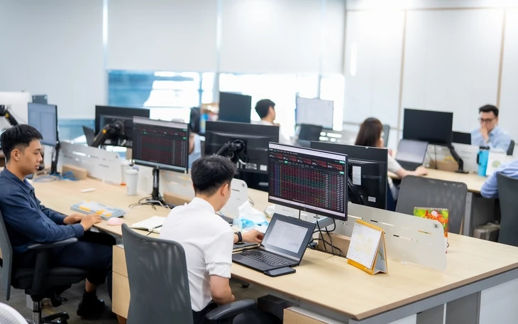 Nhóm dầu khí bứt phá, VN-Index gây tiếc nuối cuối phiên Nhóm dầu khí bứt phá, VN-Index gây tiếc nuối cuối phiên