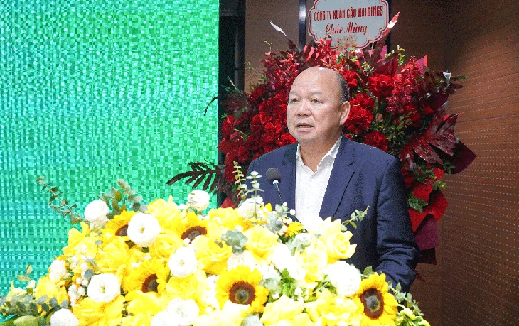 Ông Tô Dũng làm chủ tịch một công ty con của Vinaconex, cổ phiếu lập tức kịch trần Ông Tô Dũng làm chủ tịch một công ty con của Vinaconex, cổ phiếu lập tức kịch trần