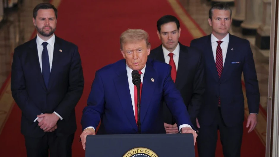 Ông Trump dọa đưa Iran về thời kỳ đồ đá , Giá dầu tăng vọt và vàng giảm mạnh Ông Trump dọa đưa Iran về thời kỳ đồ đá , Giá dầu tăng vọt và vàng giảm mạnh