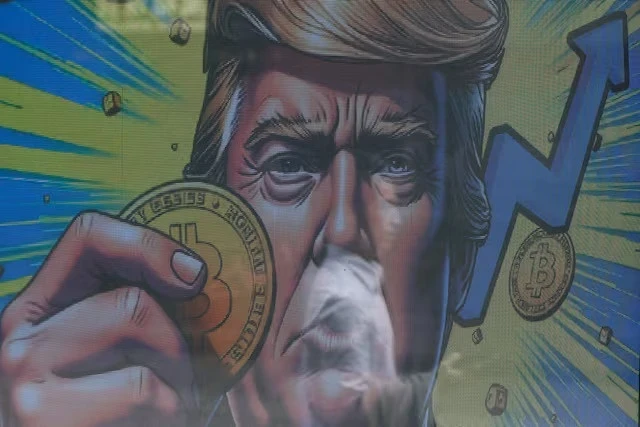 Ông Trump làm gì với 1,4 tỷ USD thu được từ tiền số?