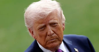 Ông Trump tuyên bố hoãn tấn công cơ sở năng lượng Iran, Dow Jones tăng dựng đứng, giá dầu tụt mạnh
