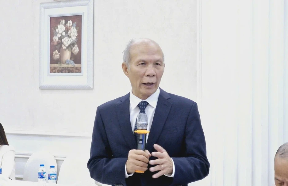 PGS.TS Đinh Trọng Thịnh: Nếu nâng dự trữ xăng dầu của Việt Nam từ 30 ngày lên 90 ngày, điều gì sẽ xảy ra? PGS.TS Đinh Trọng Thịnh: Nếu nâng dự trữ xăng dầu của Việt Nam từ 30 ngày lên 90 ngày, điều gì sẽ xảy ra?