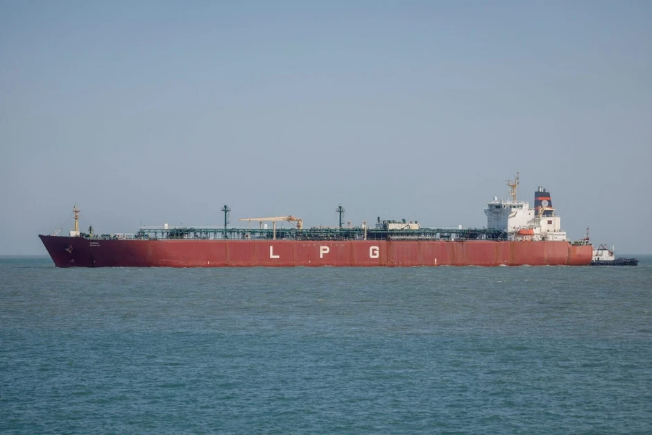 Phát hiện hai tàu chở khí đốt treo cờ Ấn Độ tiến sát Iran, vượt eo biển Hormuz giữa căng thẳng leo thang Phát hiện hai tàu chở khí đốt treo cờ Ấn Độ tiến sát Iran, vượt eo biển Hormuz giữa căng thẳng leo thang