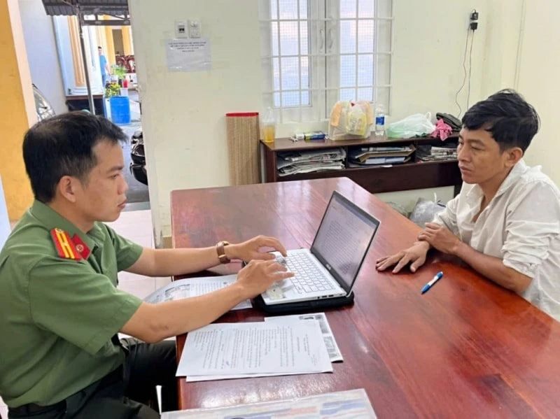 Phát hiện hơn 400 người giao dịch tổng cộng 3 tỷ đồng cho người đàn ông SN 1985, Công an phát cảnh báo ‘nóng’ Phát hiện hơn 400 người giao dịch tổng cộng 3 tỷ đồng cho người đàn ông SN 1985, Công an phát cảnh báo ‘nóng’