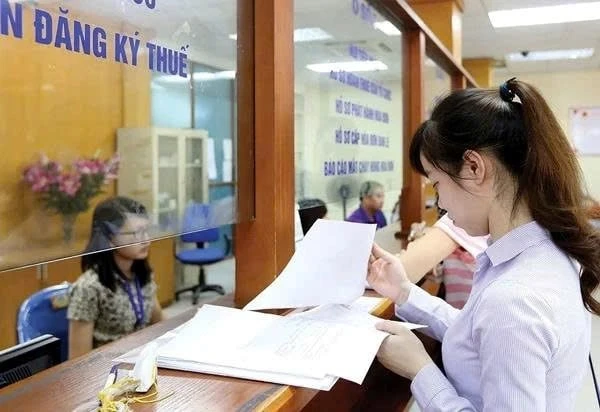 Phát hiện một người dân có 35 nguồn thu với dòng tiền lên tới hơn 3 tỷ đồng: Cơ quan Thuế ra thông báo quan trọng Phát hiện một người dân có 35 nguồn thu với dòng tiền lên tới hơn 3 tỷ đồng: Cơ quan Thuế ra thông báo quan trọng