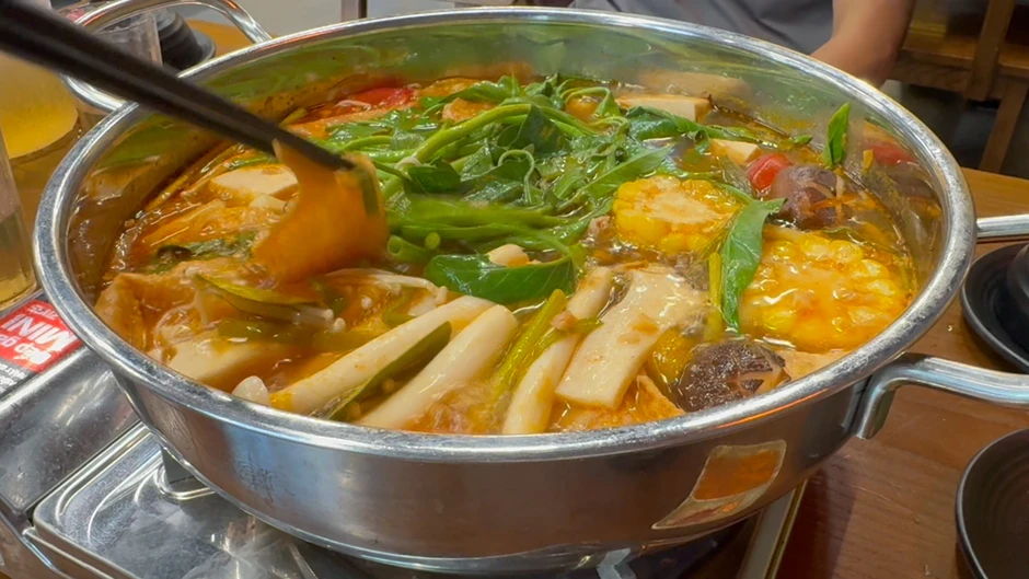 Quán lẩu từng kín bàn, ông chủ vẫn lỗ 400 triệu đồng, phải đóng cửa Quán lẩu từng kín bàn, ông chủ vẫn lỗ 400 triệu đồng, phải đóng cửa