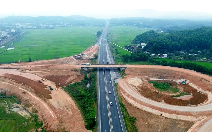 Quảng Ngãi ra Hải Phòng học cách bứt tốc kinh tế biển Quảng Ngãi ra Hải Phòng học cách bứt tốc kinh tế biển