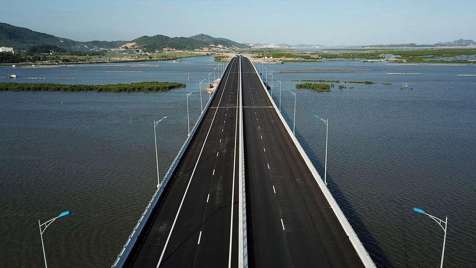 Quảng Ninh đề xuất làm thêm cao tốc 6 làn xe Quảng Ninh đề xuất làm thêm cao tốc 6 làn xe