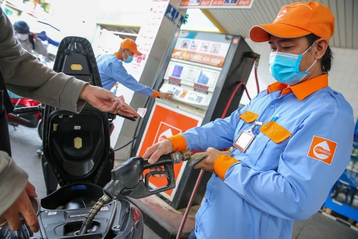 Quy định mới về điều hành giá xăng dầu, chỉ điều chỉnh khi tăng trên 15% Quy định mới về điều hành giá xăng dầu, chỉ điều chỉnh khi tăng trên 15%