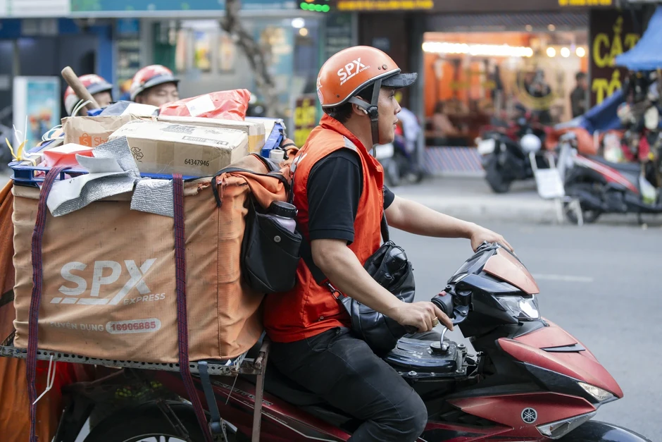 Sàn thương mại tăng phí, chủ shop online nâng giá bán là xong? Sàn thương mại tăng phí, chủ shop online nâng giá bán là xong?