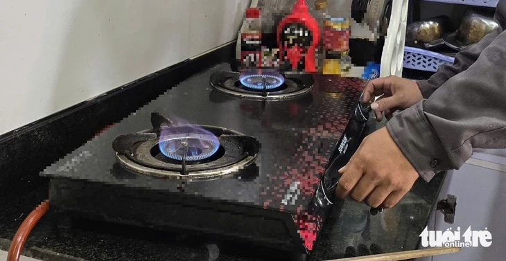 Sau 3 kỳ điều chỉnh tăng, giá gas giảm 18.000 đồng/bình 12kg Sau 3 kỳ điều chỉnh tăng, giá gas giảm 18.000 đồng/bình 12kg
