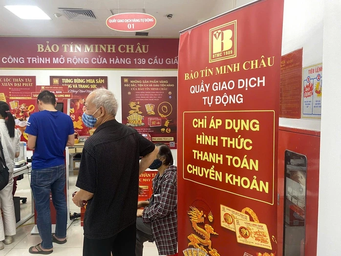 Sau khi ông Vũ Minh Châu bị khởi tố, Bảo Tín Minh Châu hoạt động mua - bán vàng thế nào? Sau khi ông Vũ Minh Châu bị khởi tố, Bảo Tín Minh Châu hoạt động mua - bán vàng thế nào?