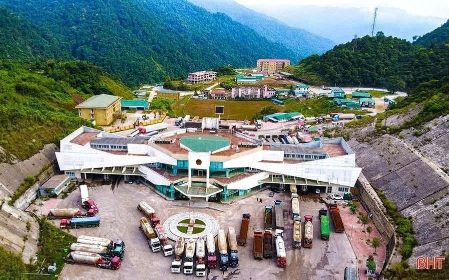 Siêu dự án đường sắt tốc độ cao 5,6 tỷ USD, đi qua 4 tỉnh thành do “tân binh” của tỷ phú Phạm Nhật Vượng đầu tư chủ yếu đi trên cao Siêu dự án đường sắt tốc độ cao 5,6 tỷ USD, đi qua 4 tỉnh thành do “tân binh” của tỷ phú Phạm Nhật Vượng đầu tư chủ yếu đi trên cao