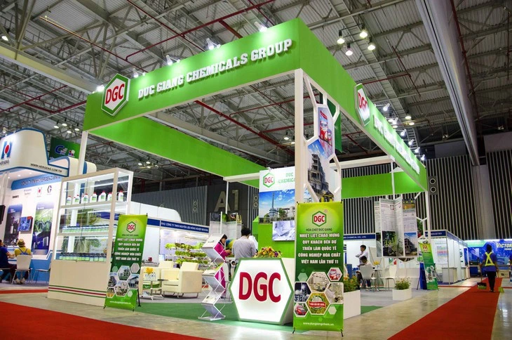 Sổ sách kế toán bị thu giữ, Hóa chất Đức Giang phát thông báo mới Sổ sách kế toán bị thu giữ, Hóa chất Đức Giang phát thông báo mới