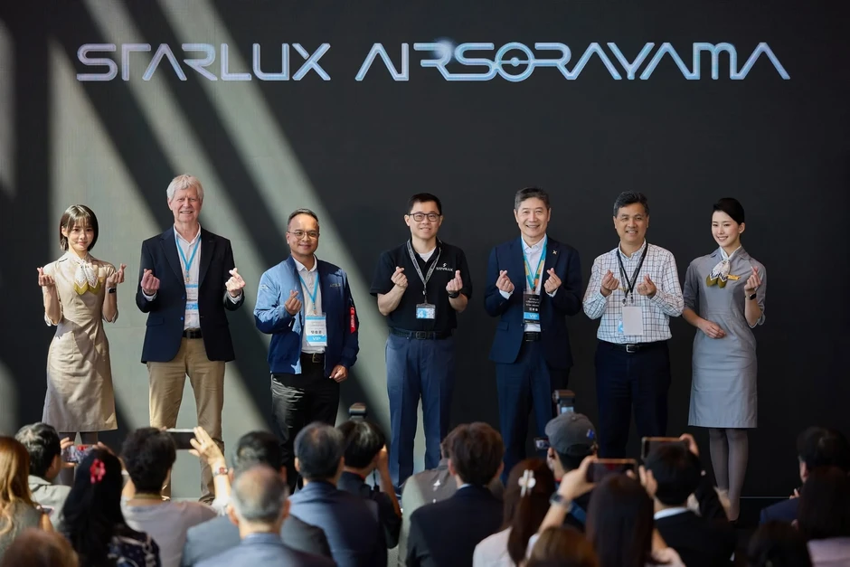 STARLUX Airlines ra mắt tàu bay Airsorayama Silver STARLUX Airlines ra mắt tàu bay Airsorayama Silver