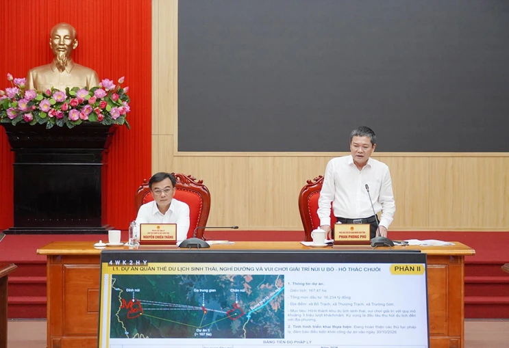 Sun Group đang nghiên cứu, triển khai 12 dự án, tổng vốn đầu tư 200.000 tỷ đồng tại một tỉnh đặc biệt ở miền Trung Sun Group đang nghiên cứu, triển khai 12 dự án, tổng vốn đầu tư 200.000 tỷ đồng tại một tỉnh đặc biệt ở miền Trung