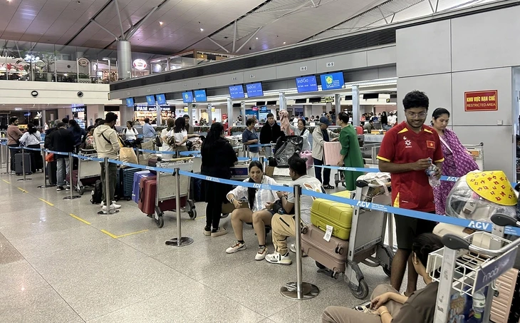 Tạm hoãn xuất cảnh vì nợ thuế từ 1 triệu đồng: Đề xuất quá khắt khe, cần điều chỉnh Tạm hoãn xuất cảnh vì nợ thuế từ 1 triệu đồng: Đề xuất quá khắt khe, cần điều chỉnh