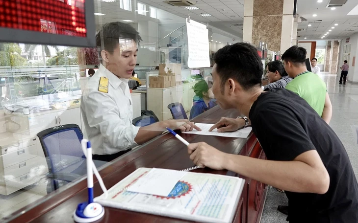 Tạm hoãn xuất cảnh vì nợ thuế từ 1 triệu đồng: Đề xuất quá khắt khe, cần điều chỉnh Tạm hoãn xuất cảnh vì nợ thuế từ 1 triệu đồng: Đề xuất quá khắt khe, cần điều chỉnh