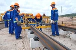 Tăng tốc lắp ray tàu điện đầu tiên ở Phú Quốc