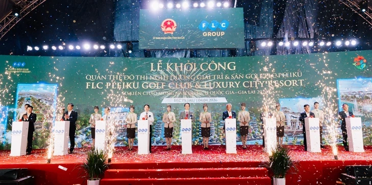 Tập đoàn FLC của ông Trịnh Văn Quyết trở lại dự án sân golf Đak Đoa Tập đoàn FLC của ông Trịnh Văn Quyết trở lại dự án sân golf Đak Đoa