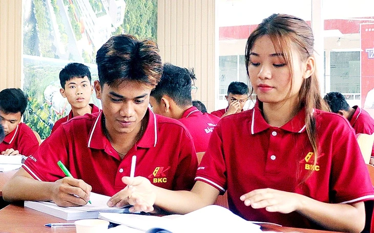 Tên miền 'hiếm' được trả 217 triệu đồng trong ngày đầu đấu giá Tên miền 'hiếm' được trả 217 triệu đồng trong ngày đầu đấu giá