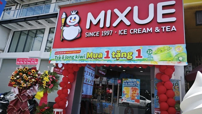 Thấy gì từ việc chuỗi trà sữa Mixue đóng hàng trăm cửa hàng? Thấy gì từ việc chuỗi trà sữa Mixue đóng hàng trăm cửa hàng?
