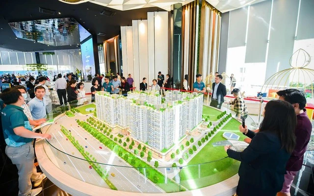 Thấy gì về dòng vốn đang đổ vào bất động sản? Thấy gì về dòng vốn đang đổ vào bất động sản?