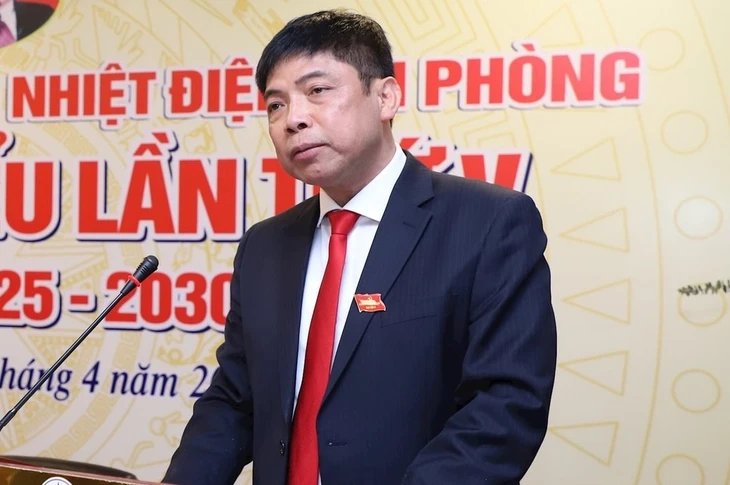 Thêm lãnh đạo doanh nghiệp điện bị khởi tố, bắt tạm giam Thêm lãnh đạo doanh nghiệp điện bị khởi tố, bắt tạm giam