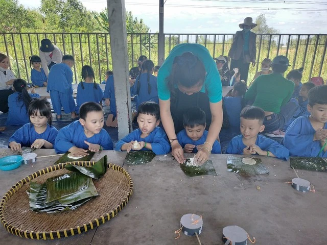 Thông tin mới nhất về khu du lịch của vợ chồng bà Nguyễn Phương Hằng Thông tin mới nhất về khu du lịch của vợ chồng bà Nguyễn Phương Hằng