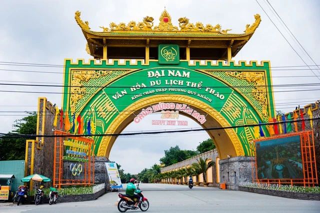 Thông tin mới nhất về khu du lịch của vợ chồng bà Nguyễn Phương Hằng Thông tin mới nhất về khu du lịch của vợ chồng bà Nguyễn Phương Hằng