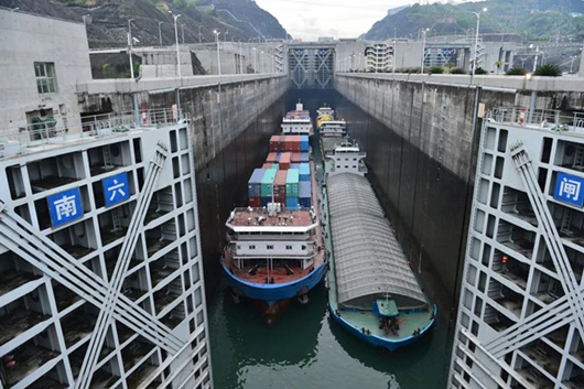 Thu hồi đất rồi di dời hơn 1 triệu dân, quốc gia láng giềng Việt Nam xây siêu đập khiến trái đất quay chậm lại, hiện thực hóa giấc mơ trị thủy kéo dài hàng nghìn đời Thu hồi đất rồi di dời hơn 1 triệu dân, quốc gia láng giềng Việt Nam xây siêu đập khiến trái đất quay chậm lại, hiện thực hóa giấc mơ trị thủy kéo dài hàng nghìn đời
