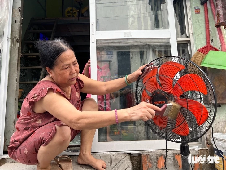 Thu sai tiền điện sẽ bị phạt đến 30 triệu đồng: Chủ trọ 'ngồi trên lửa', tính tăng tiền phòng Thu sai tiền điện sẽ bị phạt đến 30 triệu đồng: Chủ trọ 'ngồi trên lửa', tính tăng tiền phòng