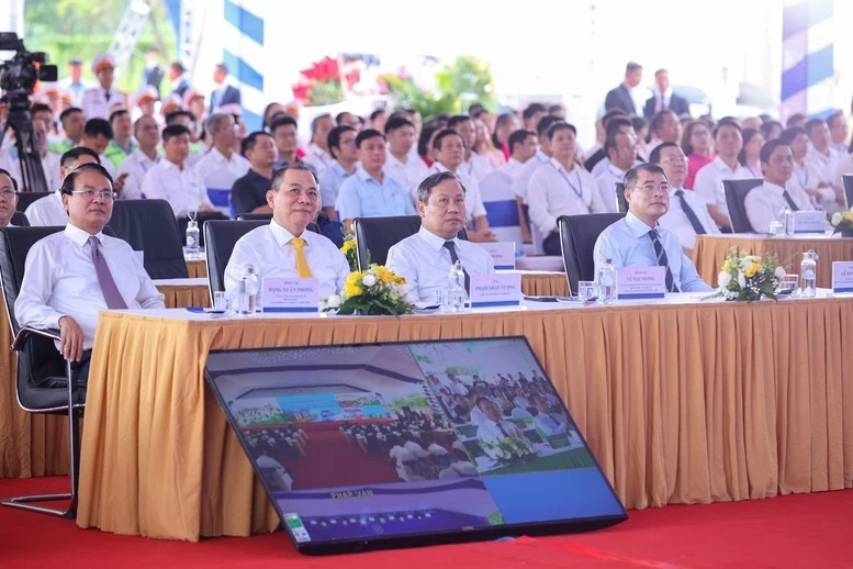 Thủ tướng dự khởi công 5 tuyến metro Hà Nội, tổng vốn hơn 1,3 triệu tỷ đồng Thủ tướng dự khởi công 5 tuyến metro Hà Nội, tổng vốn hơn 1,3 triệu tỷ đồng