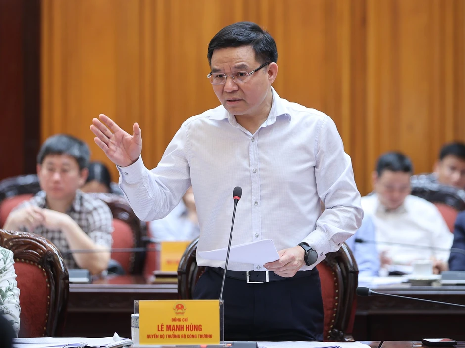 Thủ tướng: Khuyến khích người dân sử dụng phương tiện công cộng, xe điện Thủ tướng: Khuyến khích người dân sử dụng phương tiện công cộng, xe điện