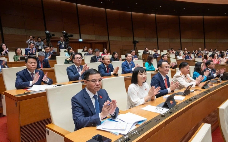 Thủ tướng Lê Minh Hưng chỉ đạo hoàn thiện quy định các sắc thuế, chú trọng nuôi dưỡng nguồn thu Thủ tướng Lê Minh Hưng chỉ đạo hoàn thiện quy định các sắc thuế, chú trọng nuôi dưỡng nguồn thu