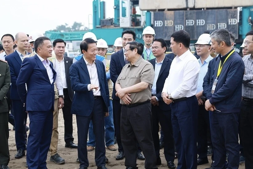 Thủ tướng Phạm Minh Chính kiểm tra tiến độ dự án sân bay Gia Bình Thủ tướng Phạm Minh Chính kiểm tra tiến độ dự án sân bay Gia Bình