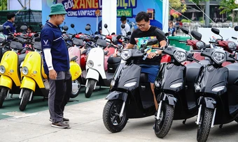 Thủ tướng yêu cầu thúc đẩy chuyển đổi xe điện, giảm phụ thuộc vào xăng dầu - Báo TinVina