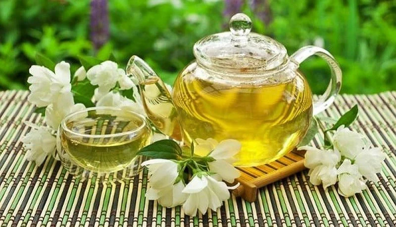 Thực hư trà sữa, nước khoáng hoa sữa gây sốt tại Hà Nội, uống vào thực khách liền “bất ngờ” Thực hư trà sữa, nước khoáng hoa sữa gây sốt tại Hà Nội, uống vào thực khách liền “bất ngờ”