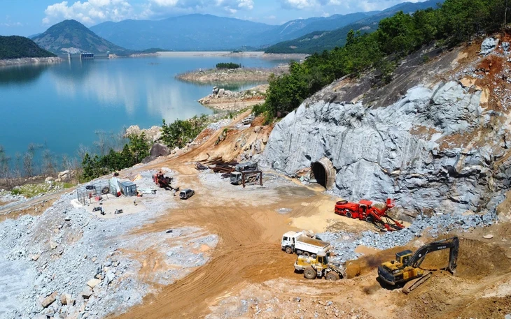 Thủy điện tích năng lớn nhất Đông Nam Á làm 'pin nước khổng lồ' xuyên núi chạy đua tiến độ