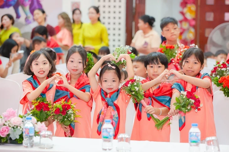 Tin tức sáng 9-5: Gọi 111 để bảo vệ trẻ em; Khoảng 14 triệu người mang gene bệnh tan máu bẩm sinh Tin tức sáng 9-5: Gọi 111 để bảo vệ trẻ em; Khoảng 14 triệu người mang gene bệnh tan máu bẩm sinh