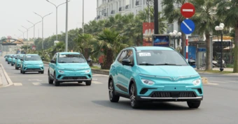 Toàn bộ taxi chạy xăng, dầu ở Hà Nội phải chuyển sang sử dụng điện, năng lượng xanh vào 2030